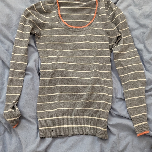 Sweater bundle - Picture 2 of 6